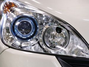 entretien_voiture_lavage_phare